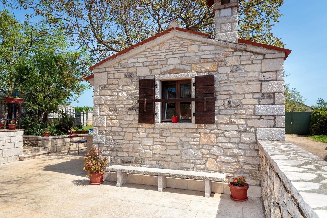 Apartments Mirjana 1655 Kanfanar Εξωτερικό φωτογραφία