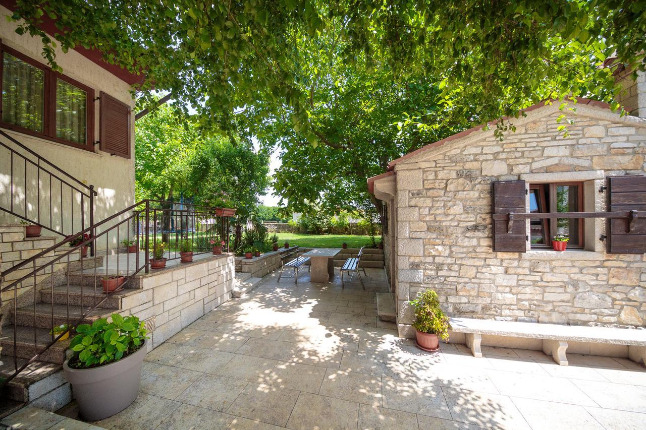 Apartments Mirjana 1655 Kanfanar Εξωτερικό φωτογραφία