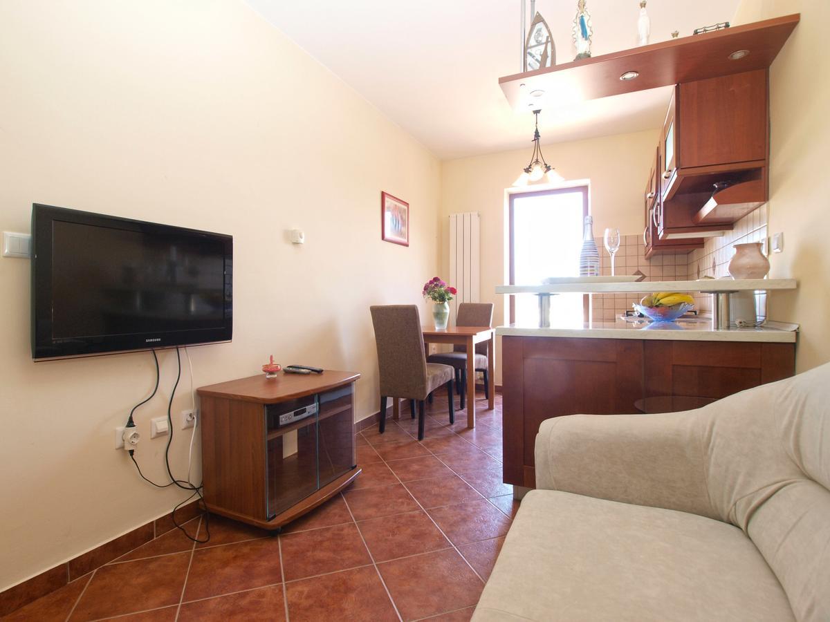 Apartments Mirjana 1655 Kanfanar Εξωτερικό φωτογραφία