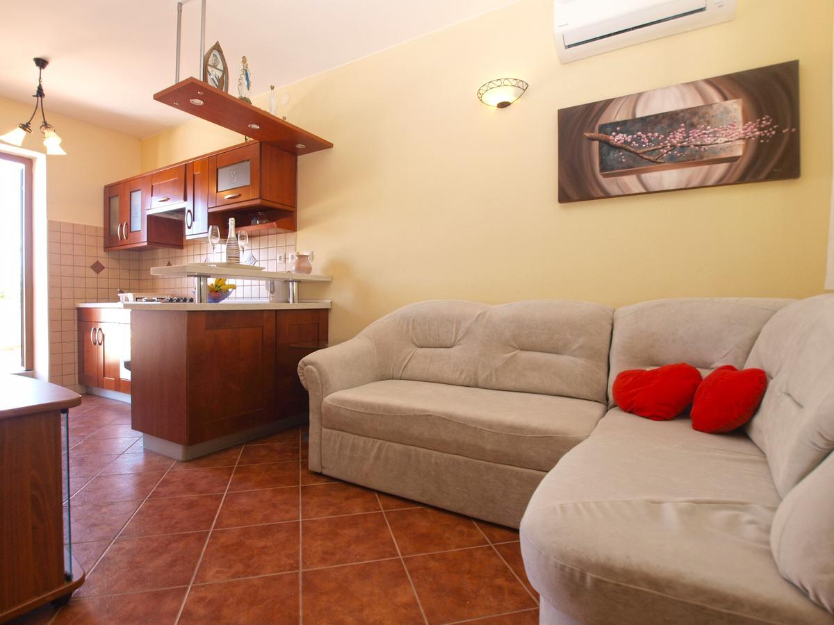 Apartments Mirjana 1655 Kanfanar Εξωτερικό φωτογραφία